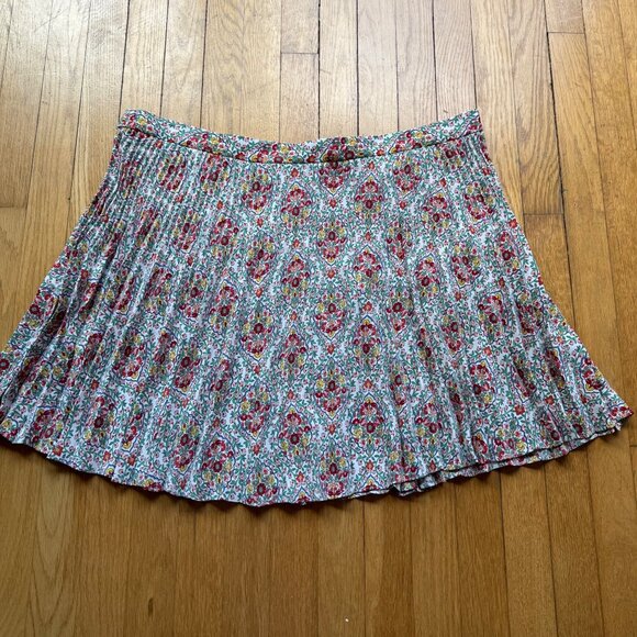 Boden Women's 20 Mini Floral Pleated Playful Flirty Skirt in Multi Vine Terrace - Picture 3 of 11